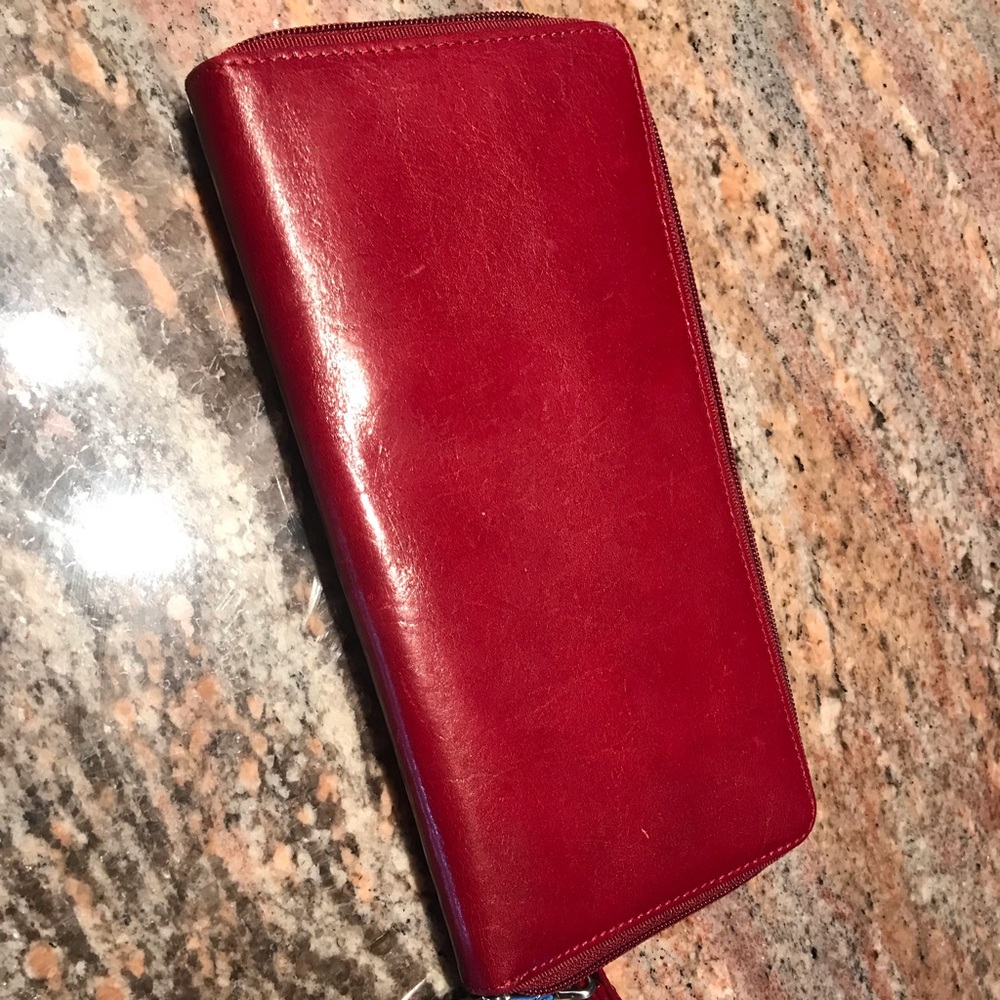 Hobo Wallet zip around wristlet wallet